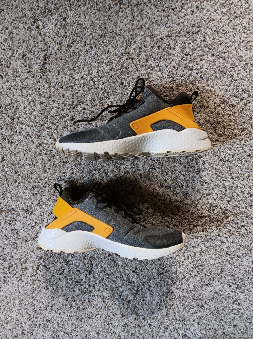 Nike Womens Air Huarache Athletic Shoes Run Ultra Se Gray Yellow 8